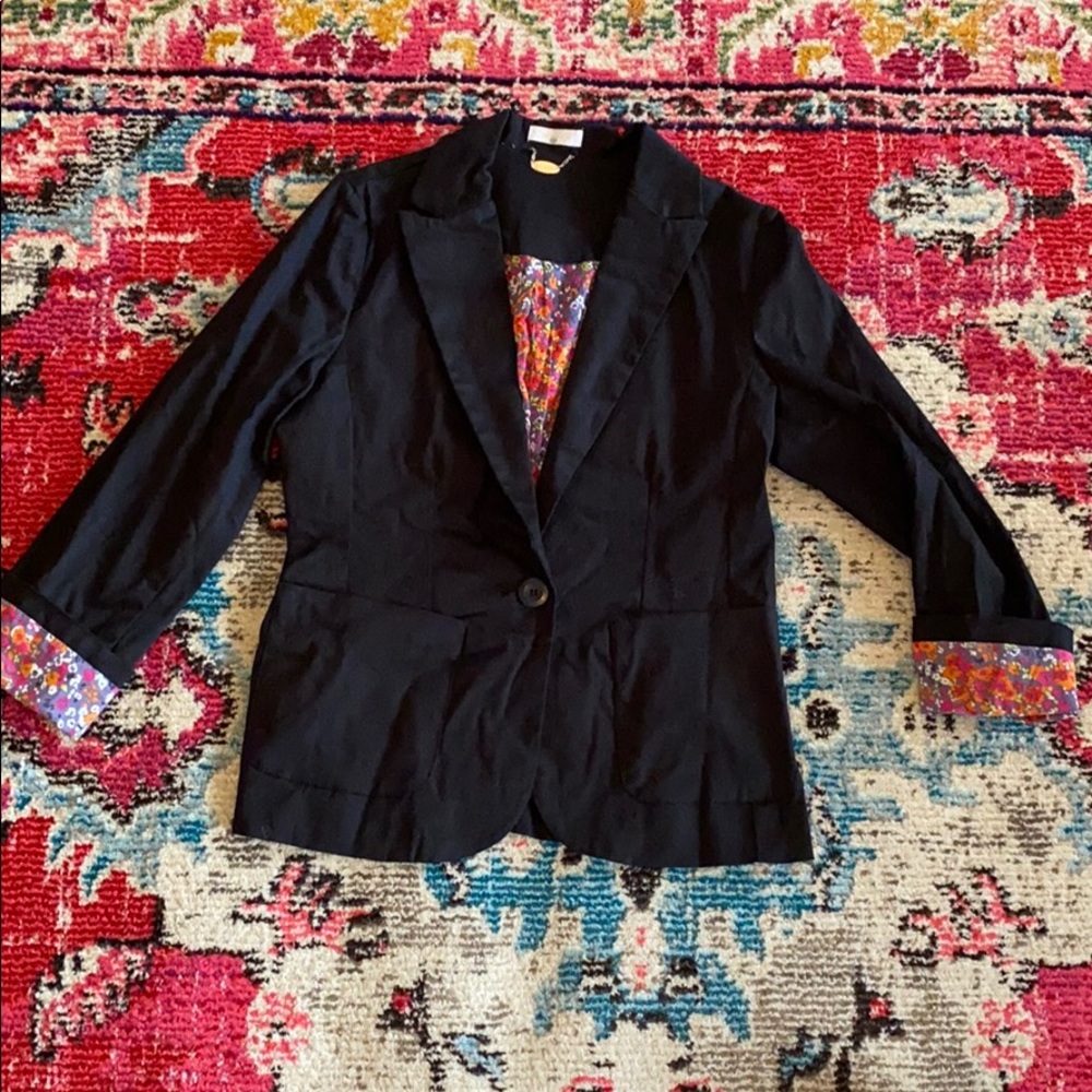 🟢3 for $10🟢 BLAZER WITH FLORAL PRINT INSIDE